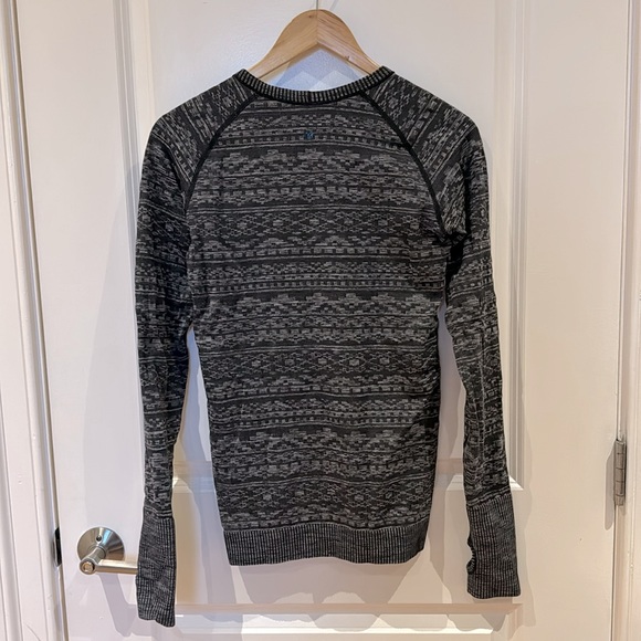 Lululemon Rest Less Pullover long sleeve - size 6 - Picture 4 of 4